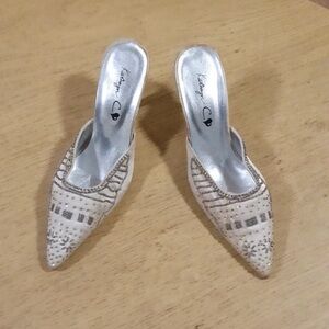 Kasper Women's Stylish Silver and White Clogs